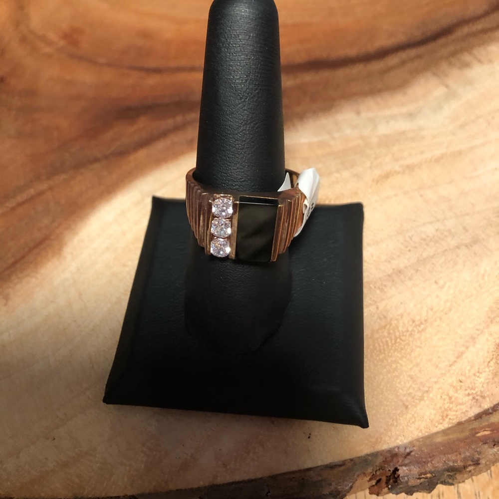 Men’s Goldtone Ring with black stone, Size 11 - Picture 6 of 7
